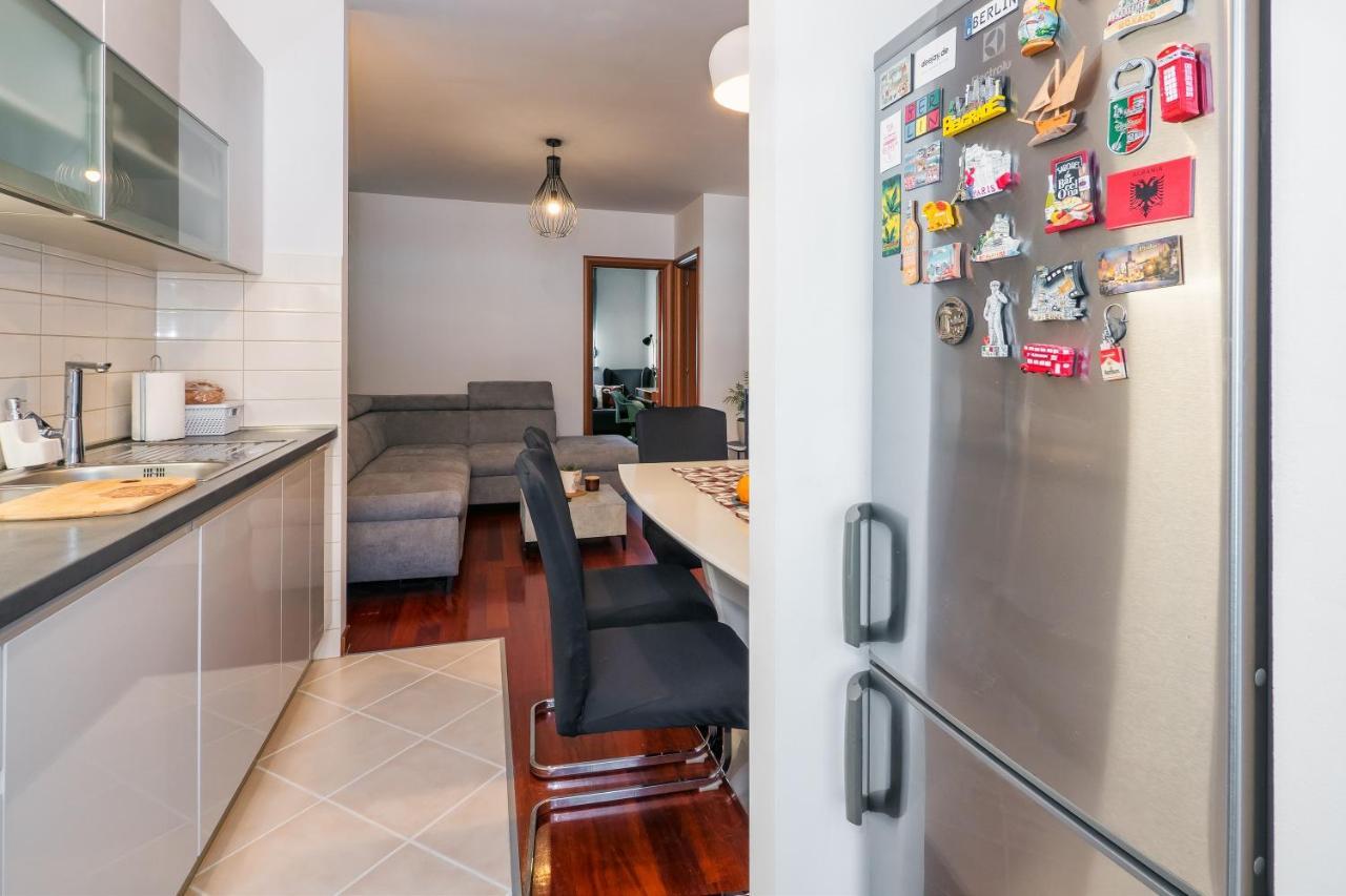 דירות ספליט Airy 2-Br Apt W/ Open Layout & Modern Design מראה חיצוני תמונה
