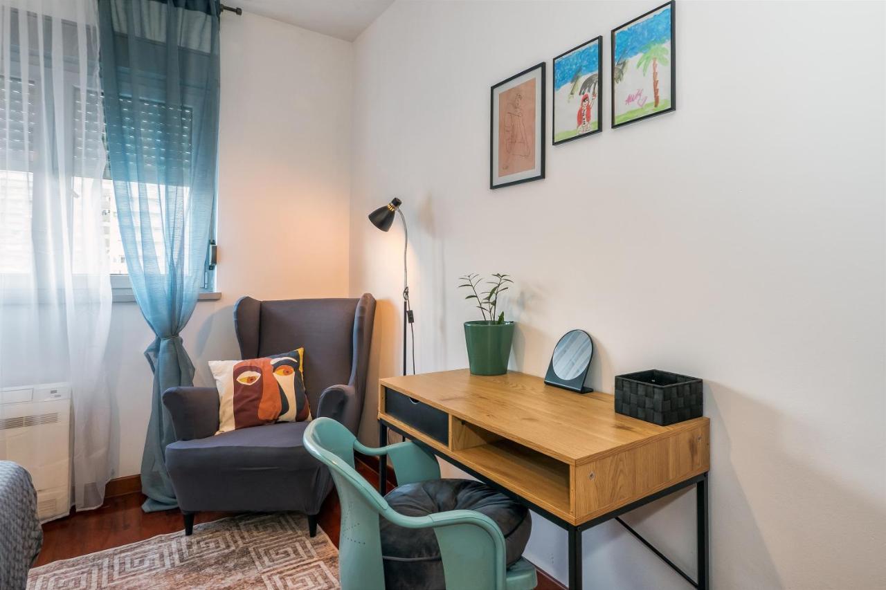 דירות ספליט Airy 2-Br Apt W/ Open Layout & Modern Design מראה חיצוני תמונה